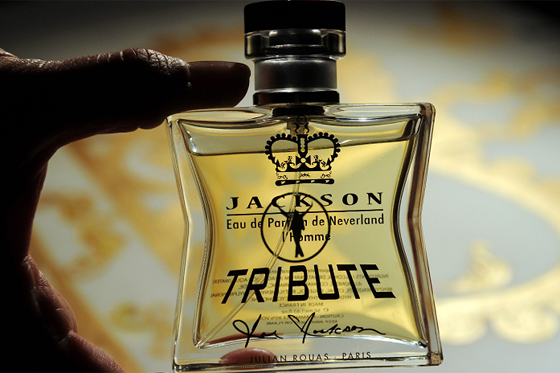Lanzan perfume tributo a Michael Jackson