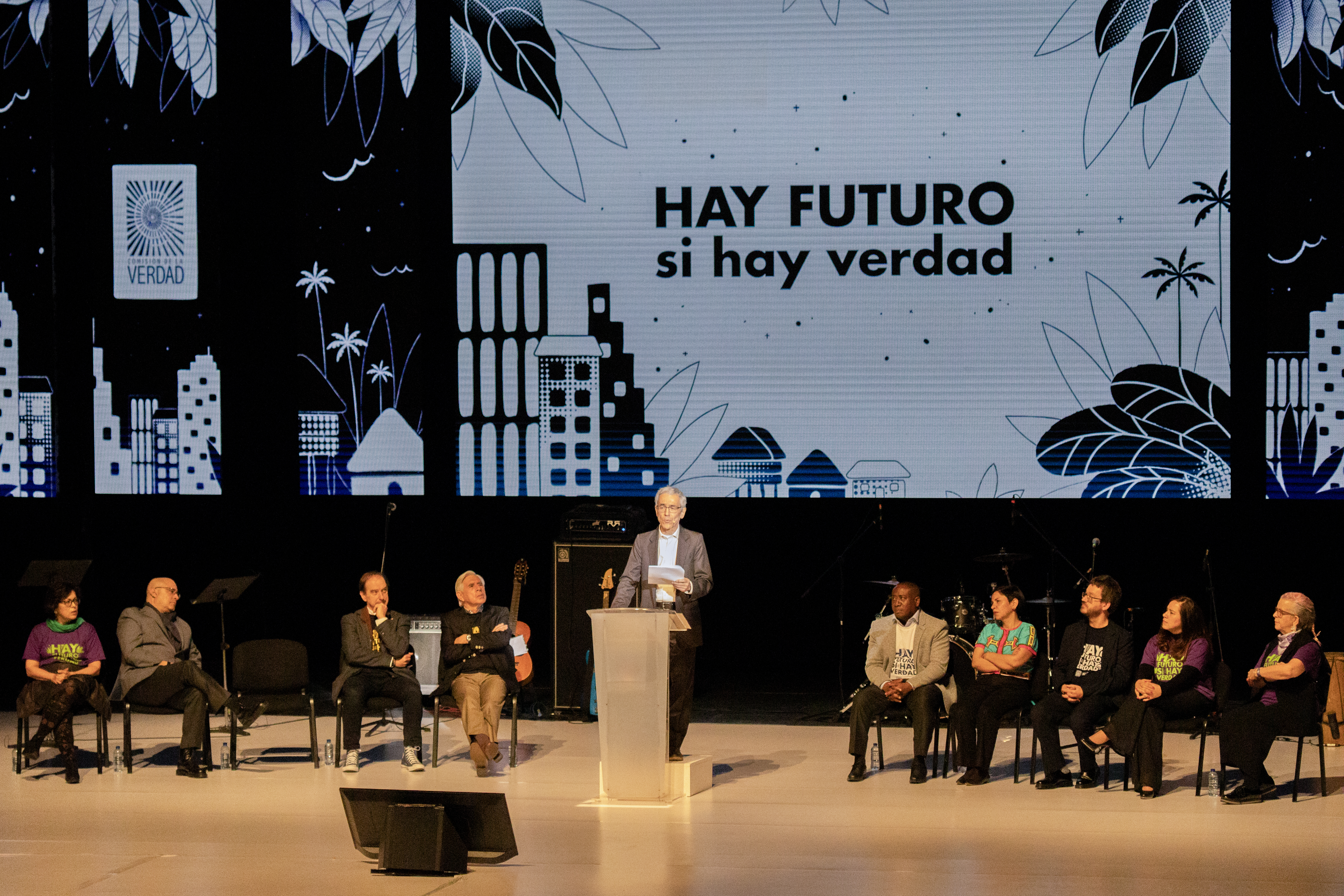 El aporte de la Comisión: Una oportunidad de diálogo de país para parar la guerra