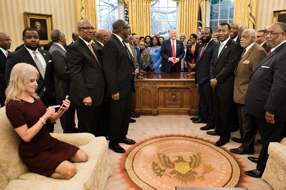 La polémica del día: la desfachatez de la asesora de Trump