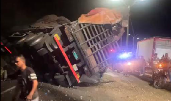 Tractomula se quedó sin frenos en autopista Medellín-Bogotá y mató a tres personas