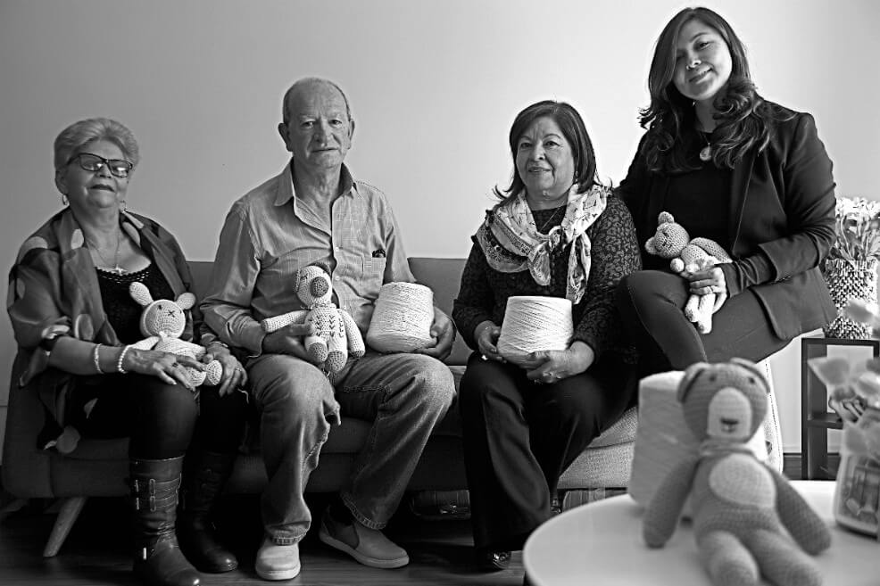 La joven que da segundas oportunidades a los abuelos