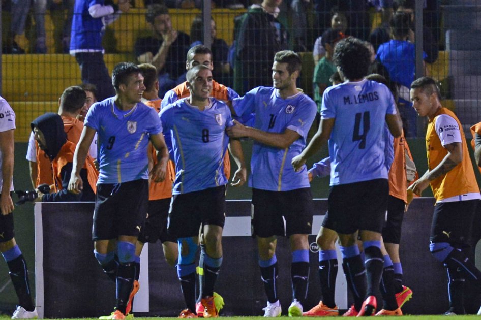 Uruguay derrotó a Brasil en el Sudamericano Sub20 y asumió el liderato