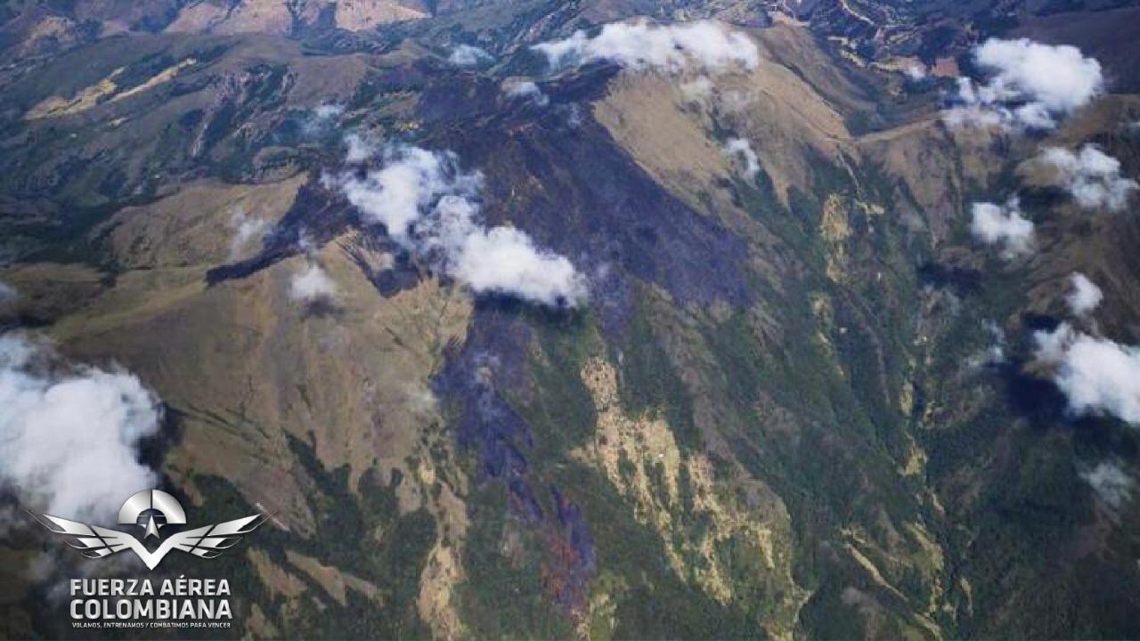 Controlan incendio que arrasó 800 hectáreas en el páramo de Santurbán