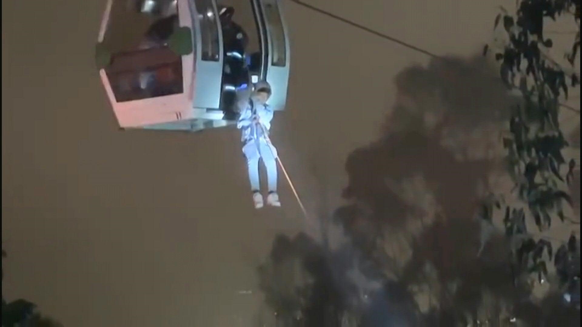 Más de 70 personas fueron rescatadas tras falla técnica en teleférico de Ecuador