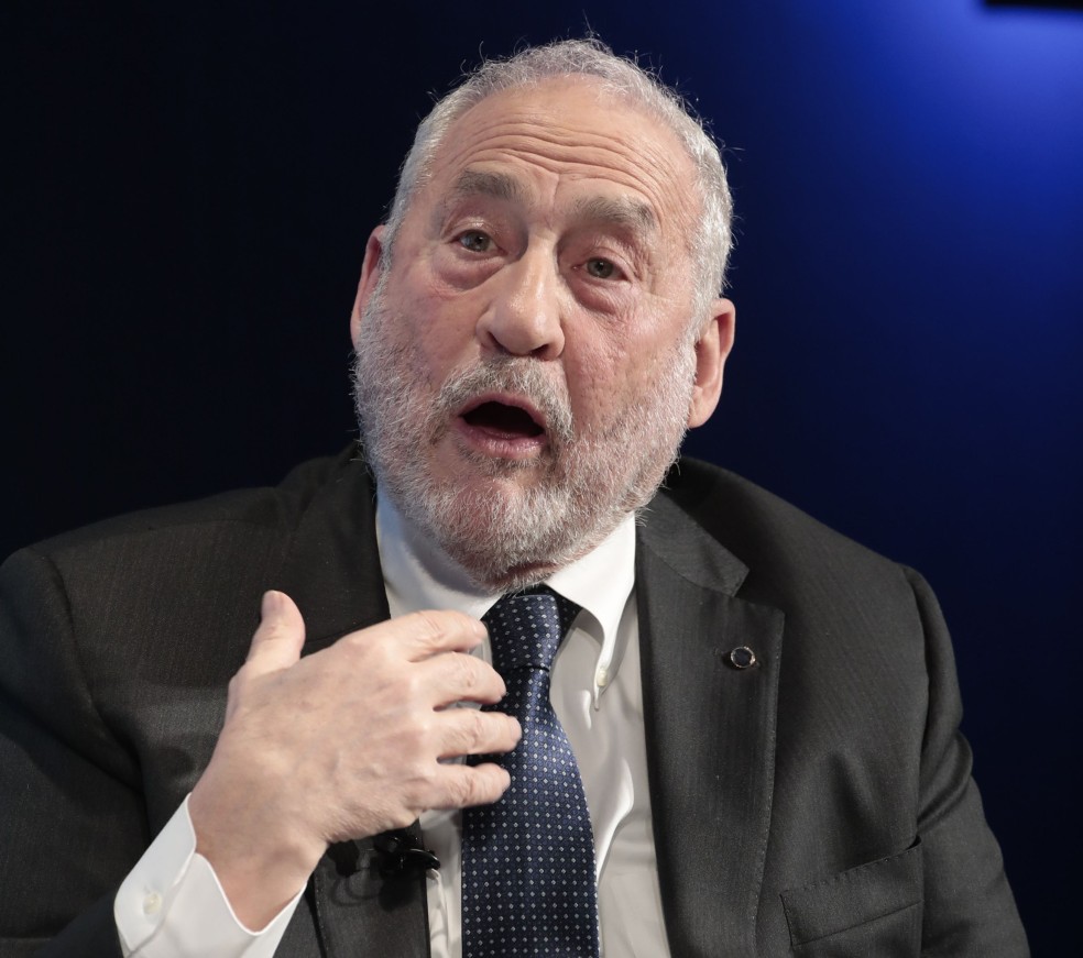 El nobel de Economía Joseph Stiglitz pide prohibir las criptomonedas