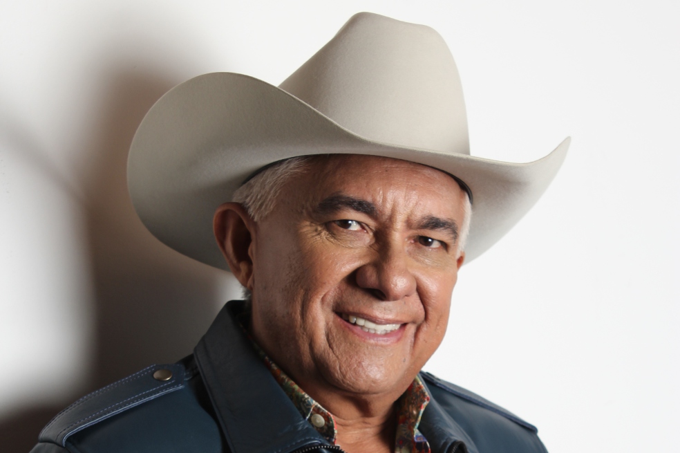 Reynaldo Armas presenta “Repasando distancias”, un trabajo discográfico conformado por doce canciones inéditas.  / Cortesía 
