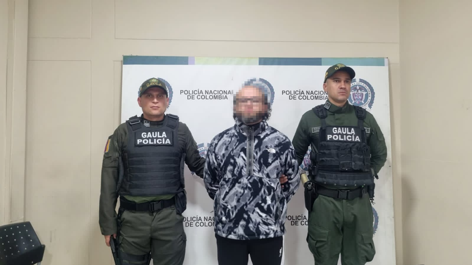 Extraditan desde Francia al presunto asesino del sacerdote Darío Valencia