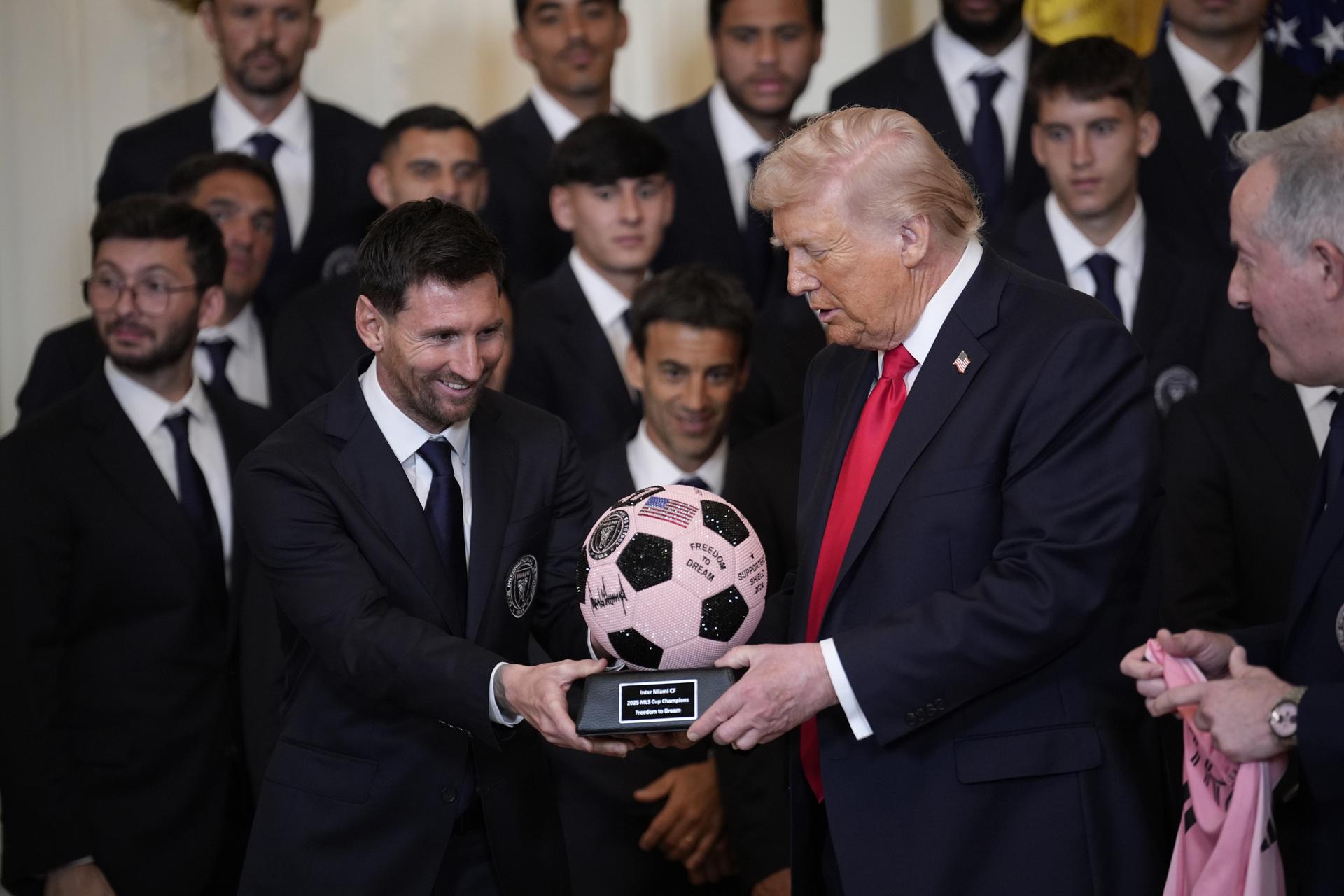 El petróleo de Venezuela ya está camino a Houston, anuncia Donald Trump