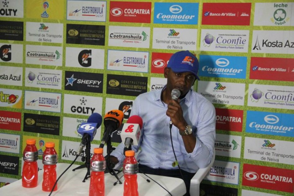 Oswaldo Durán deja de ser el técnico de Atlético Huila