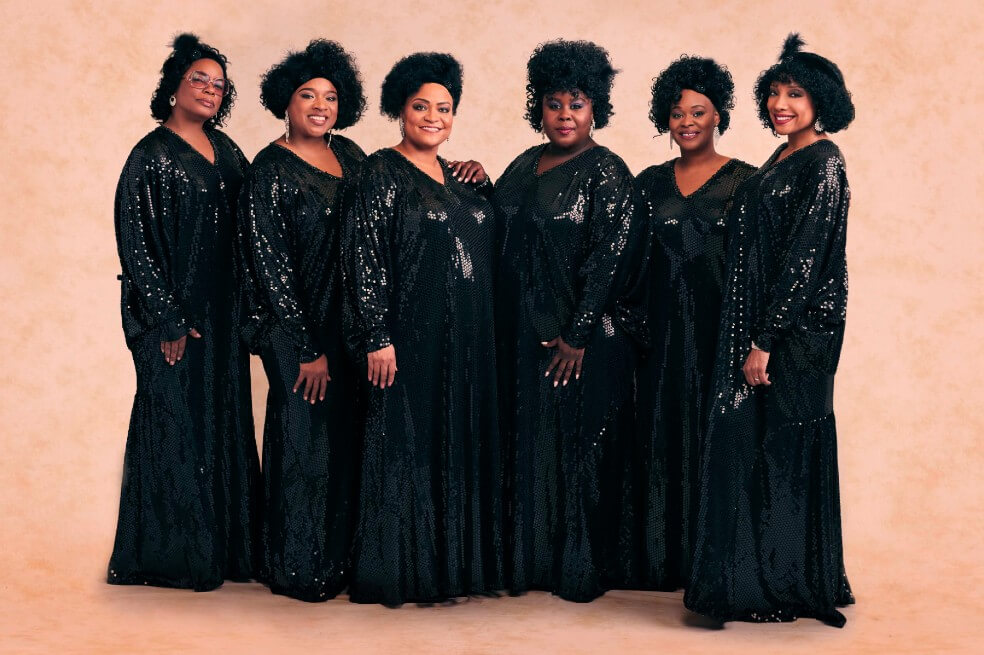 The Clark Sisters, hijas de la reconocida cantante y directora de coros Mattie Moss Clark, llevaron la música góspel a otro nivel. 
 / Lifetime