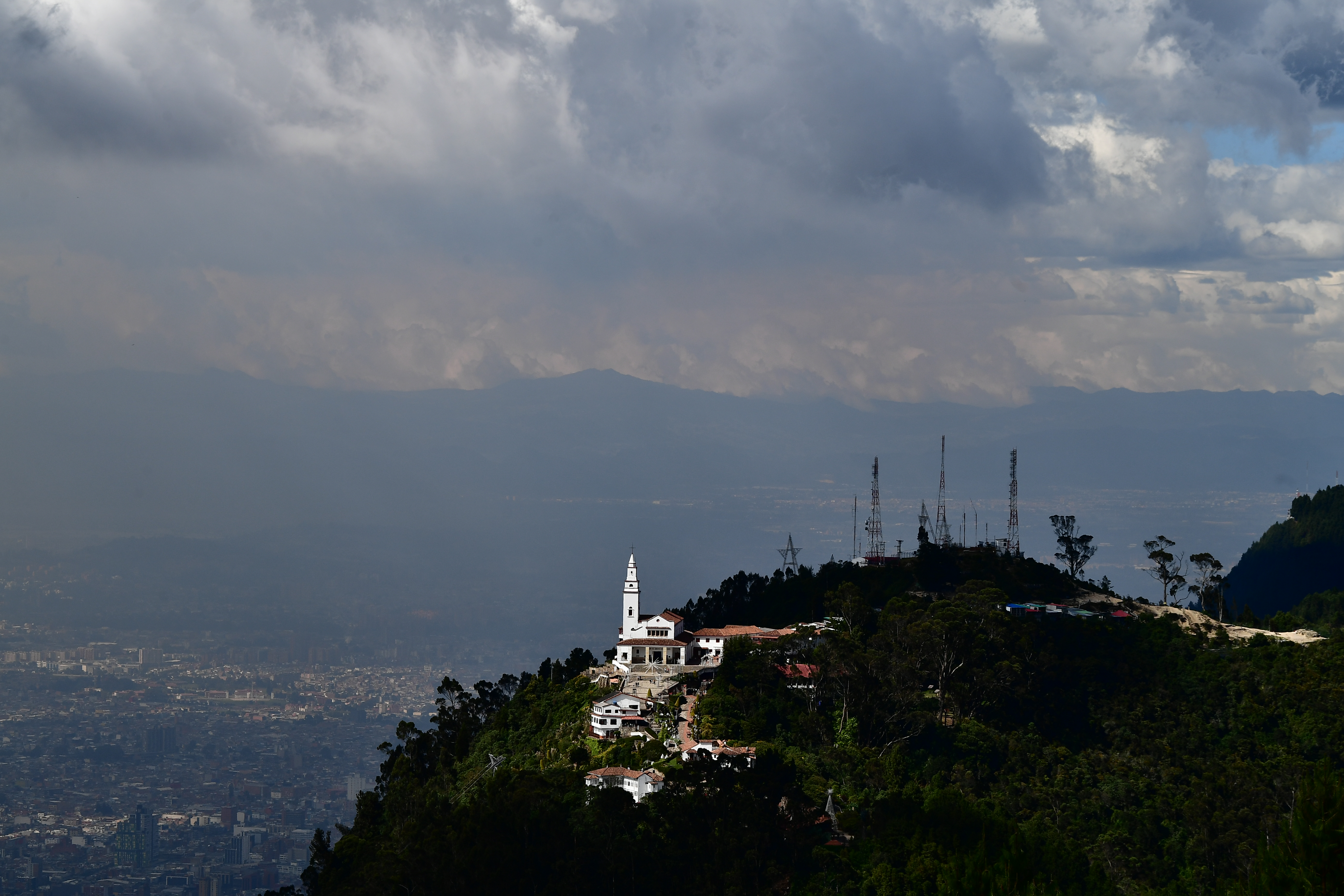 ¿El cerro de Monserrate es un volcán? Servicio Geológico Colombiano responde