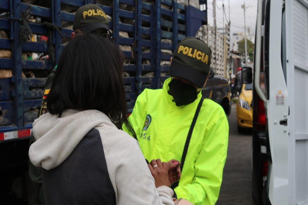 Cinco capturados por utilizar menores de edad para comercializar droga en Los Mártires
