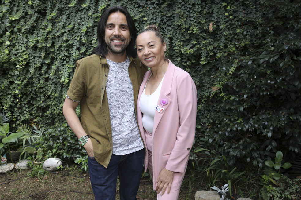 Aída Morales y su novio probaron nuevo producto de belleza a base de cebolla roja