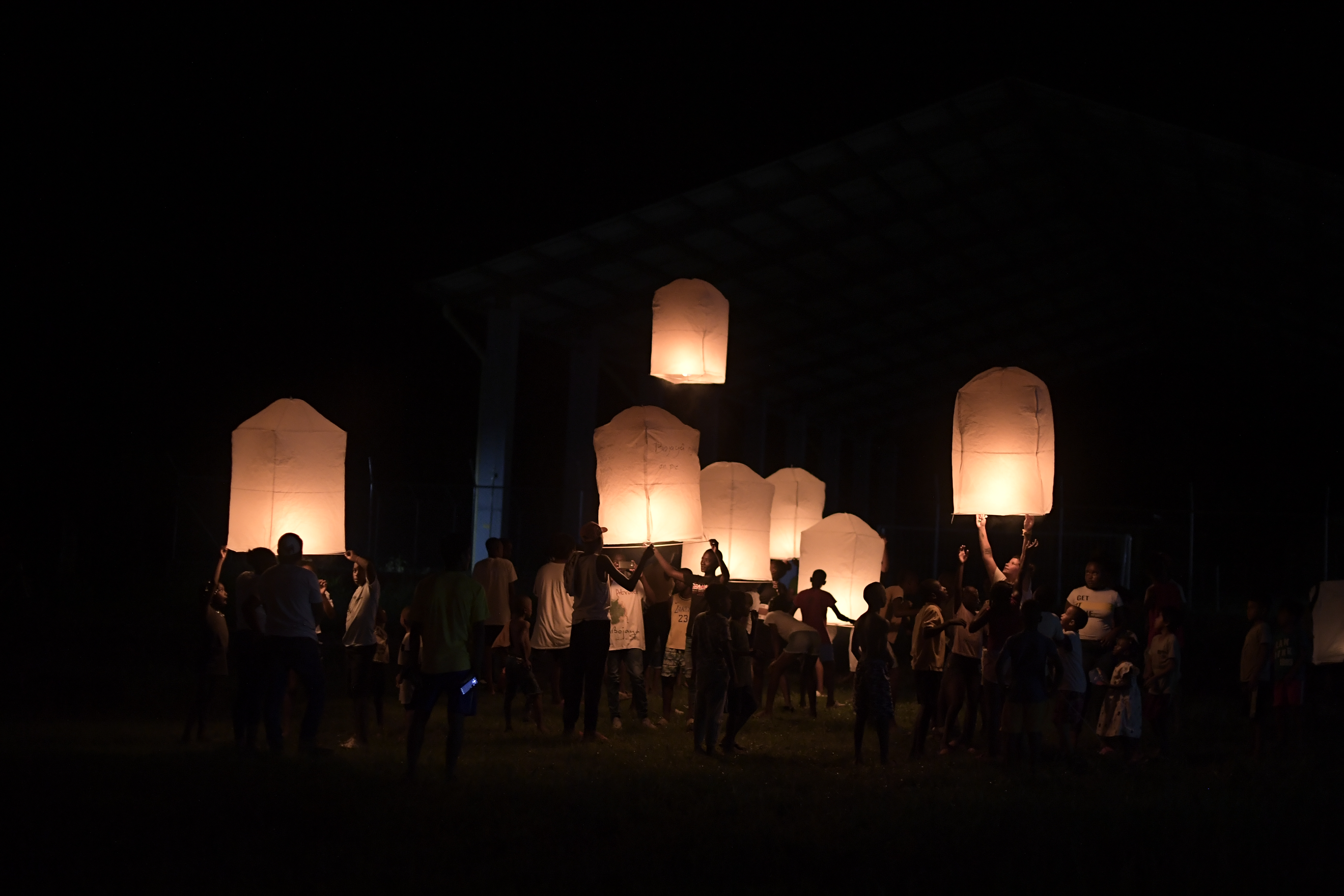 El Parque de la Memoria, ubicado en el centro de Bellavista nuevo, fue testigo del cierre de las conmemoraciones que sus habitantes le hicieron a las personas que murieron en la masacre de Bojayá, el 2 de mayo de 2002.