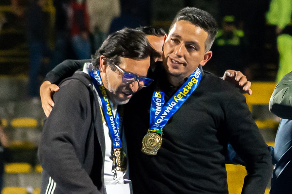 El presidente de Fortaleza CEIF, Carlos Barato (izq.), junto al director técnico Sebastián Oliveros. / Fortaleza CEIF