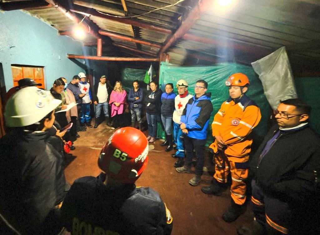 Hallan sin vida a cuatro trabajadores atrapados en mina de Sutatausa: 3 permanecen atrapados