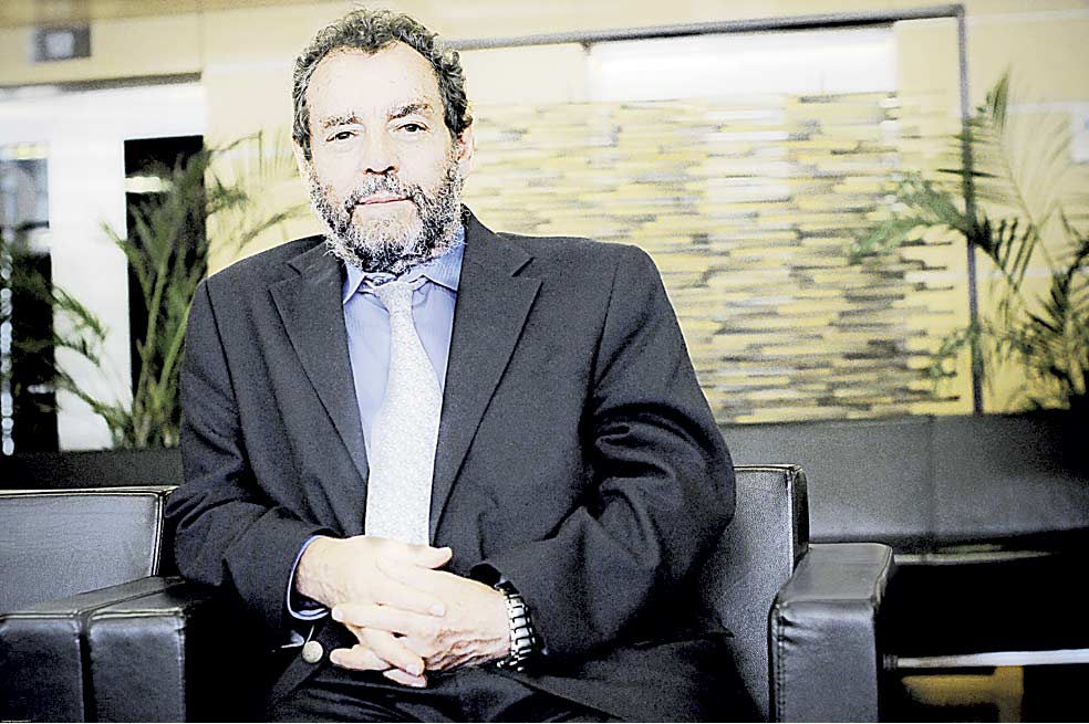 Experto en desarrrollo global dice «hay dos caras en la minería»