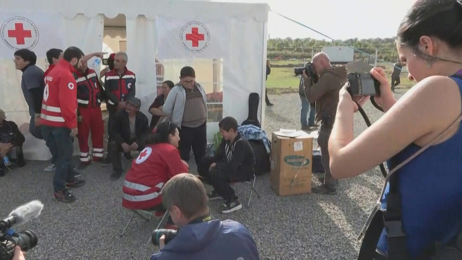 Los primeros refugiados de Nagorno Karabaj llegaron a Armenia