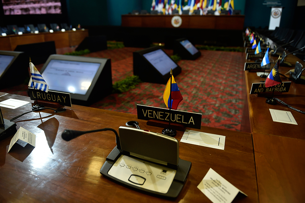 Venezuela se sale de sesión de consulta de OEA