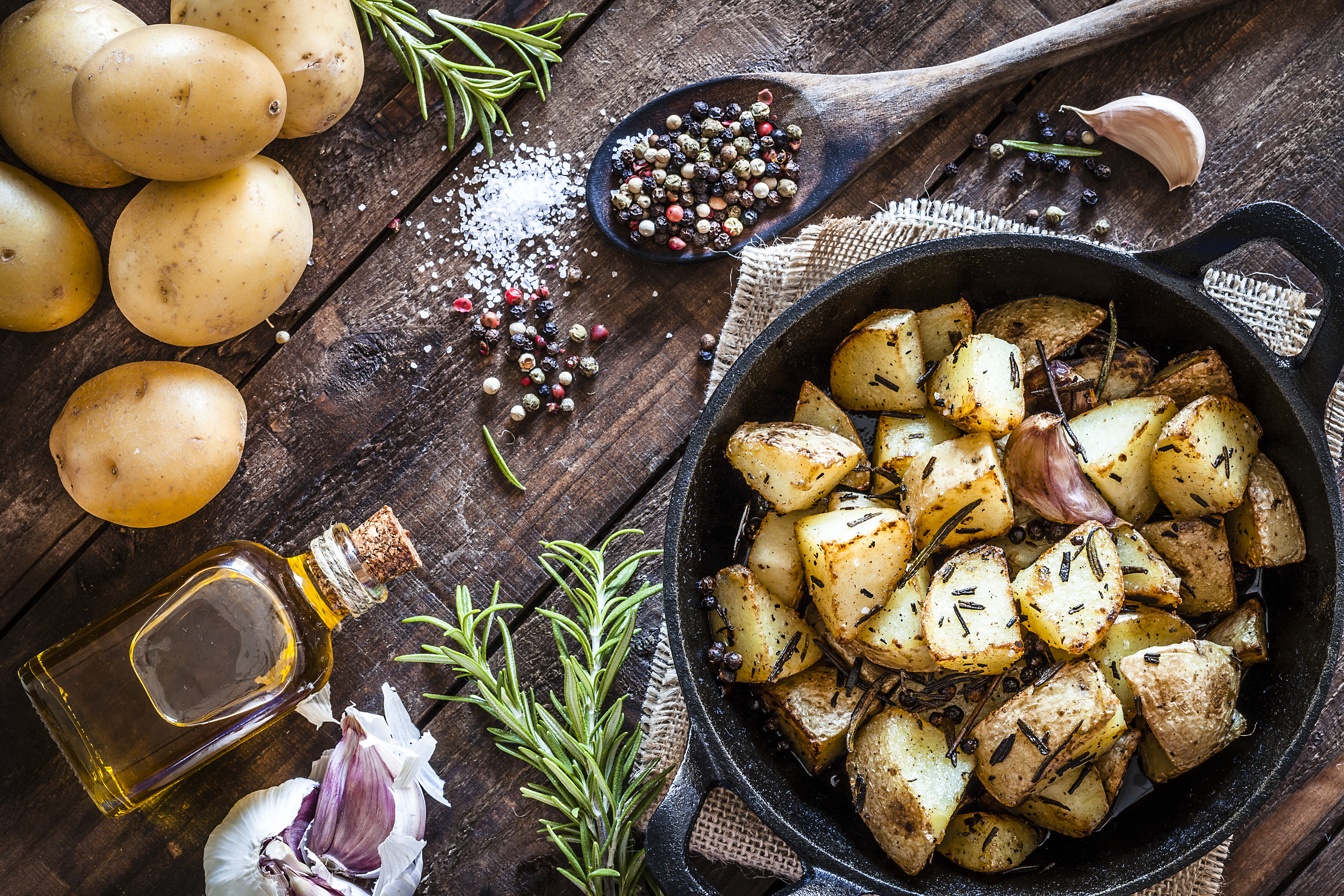 Receta: papas en la air fryer con salsa de limón y parmesano