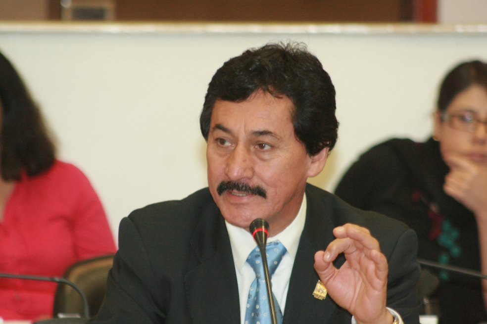 Amante de senador Bernabé Celis gana $25 millones