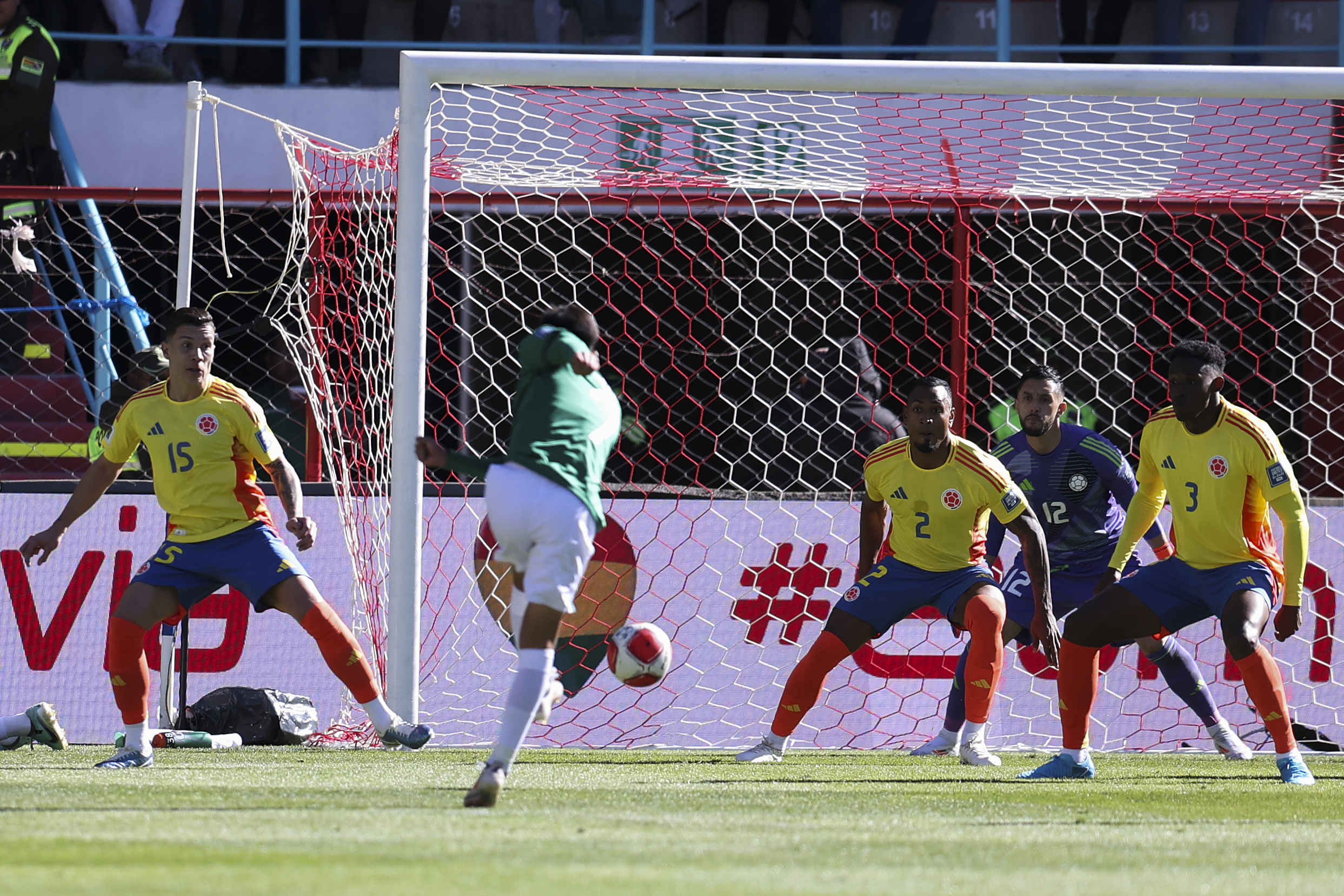 El golazo de Miguel Terceros que pone en ventaja a Bolivia sobre Colombia: video