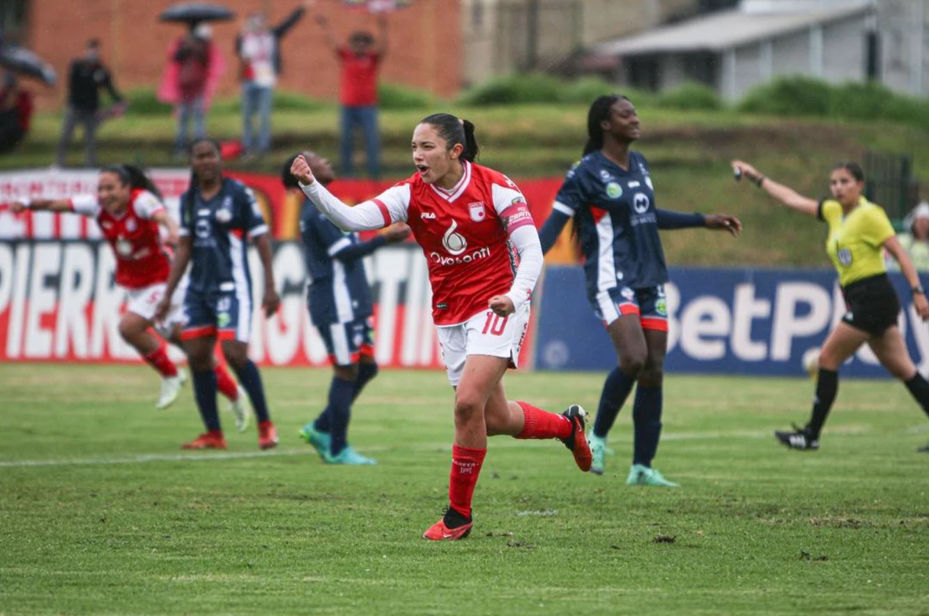Santa Fe se despidió de María Camila Reyes: la capitana zarpa al exterior