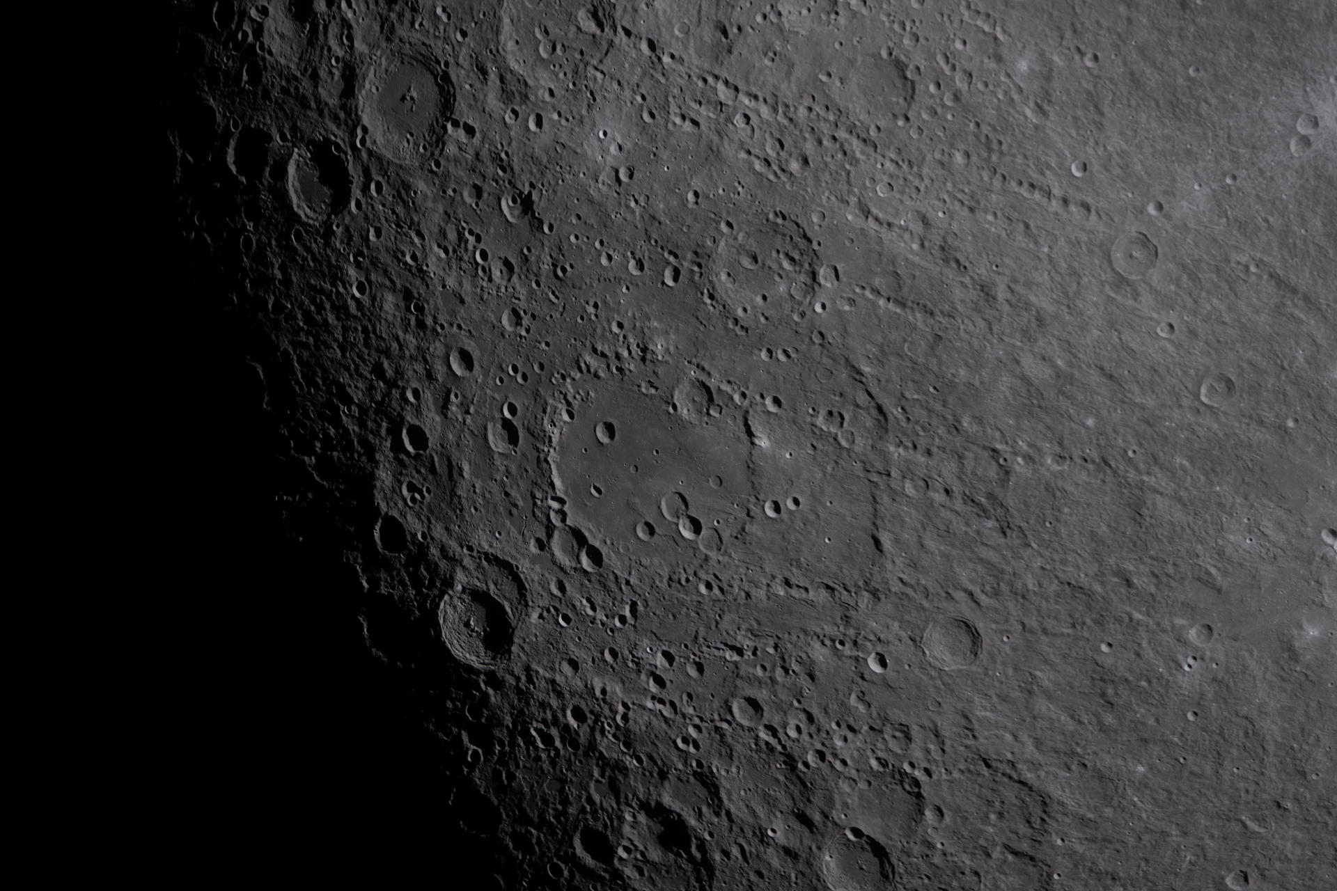 USA9672. MIAMI (ESTADOS UNIDOS), 08/04/2026.- Fotografía cedida por la NASA de una imagen capturada por la tripulación de la misión Artemis II este lunes. La NASA compartió este martes una serie de imágenes capturadas por la tripulación de la misión Artemis II durante su paso por la cara oculta de la Luna, en la fase central de su misión. EFE/ NASA/SOLO USO EDITORIAL/NO VENTAS/SOLO DISPONIBLE PARA ILUSTRAR LA NOTICIA QUE ACOMPAÑA (CRÉDITO OBLIGATORIO)
