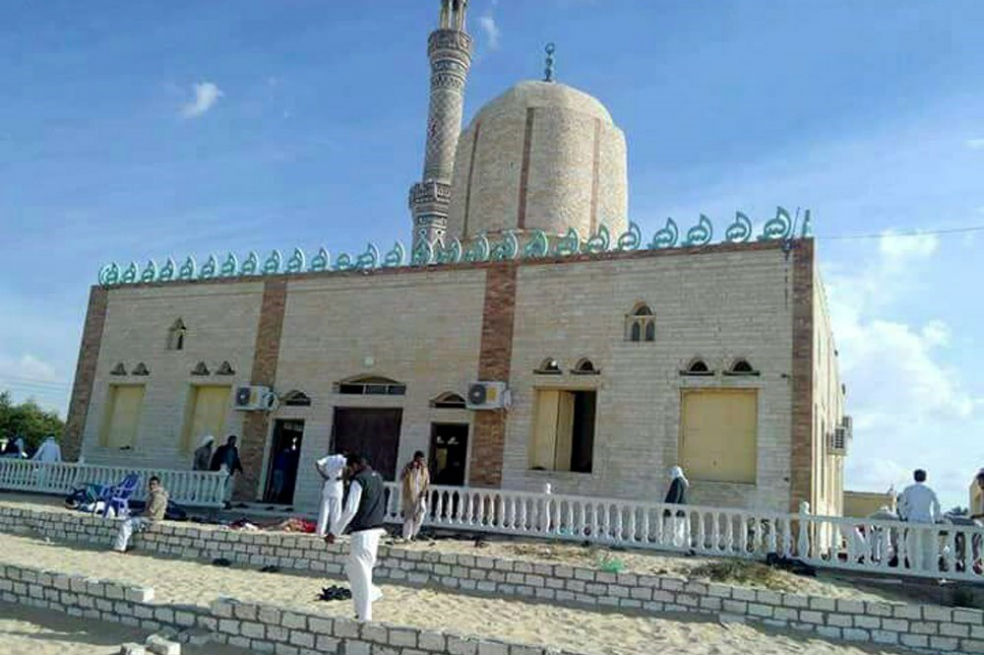 Al menos 54 muertos en un ataque terrorista en mezquita en el Sinaí egipcio