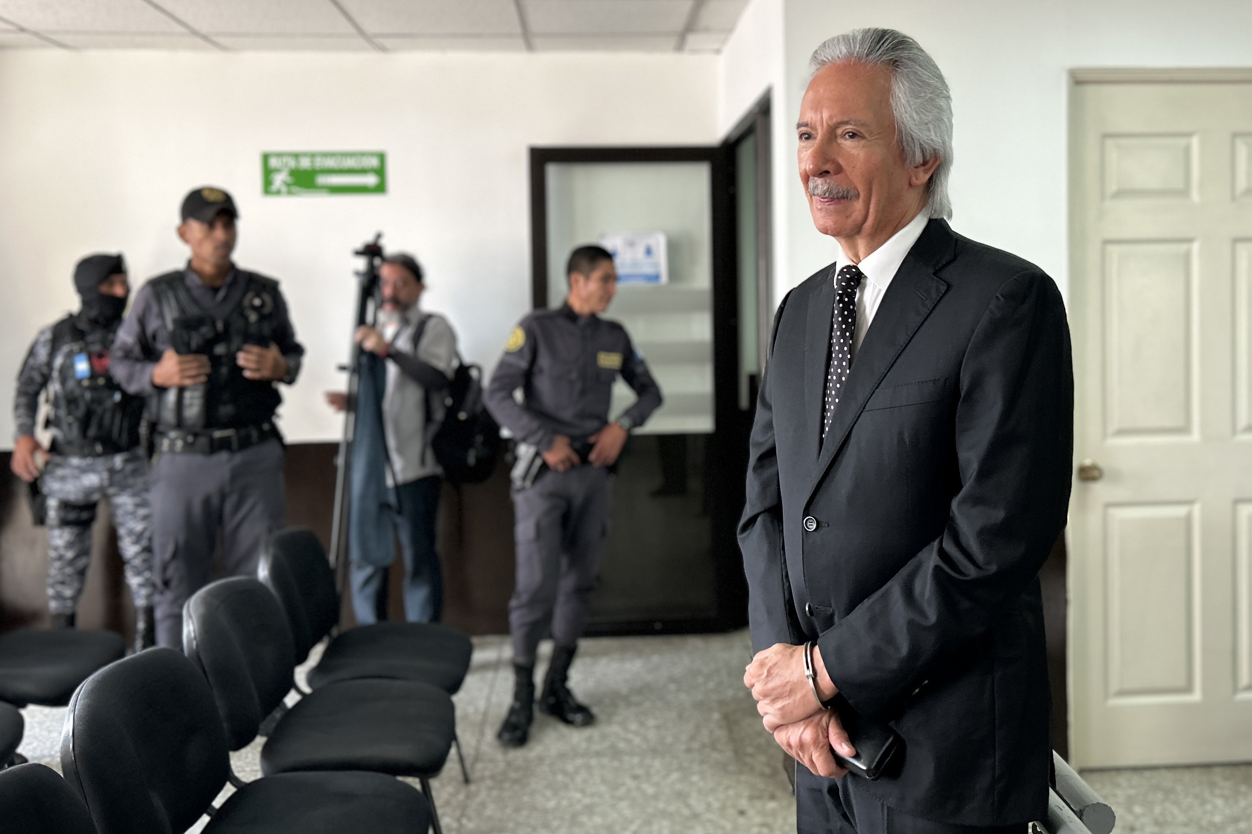 El periodista José Rubén Zamora lleva 800 días en prisión y sin juicio, ¿por qué?