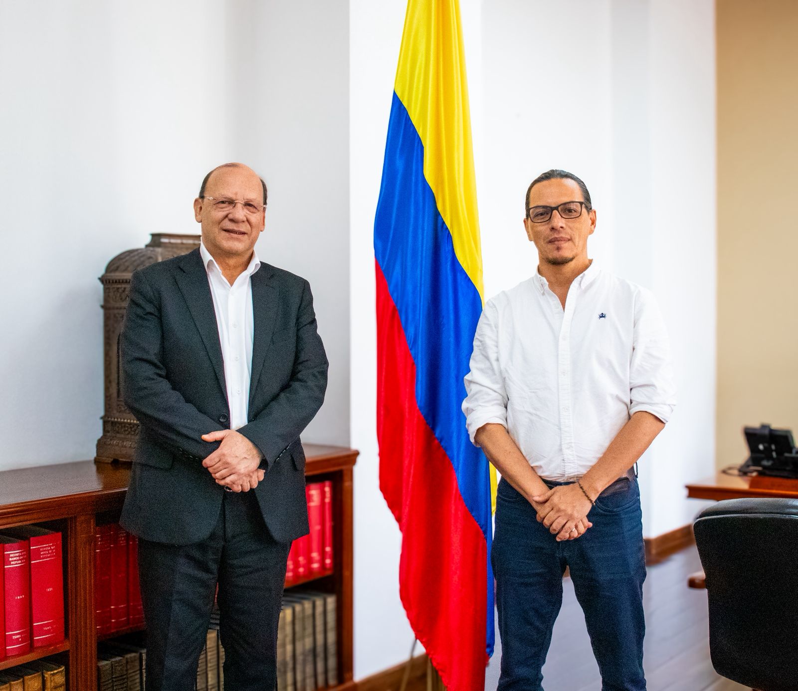Camilo Rey asume viceministerio de Hacienda en tramo final del gobierno