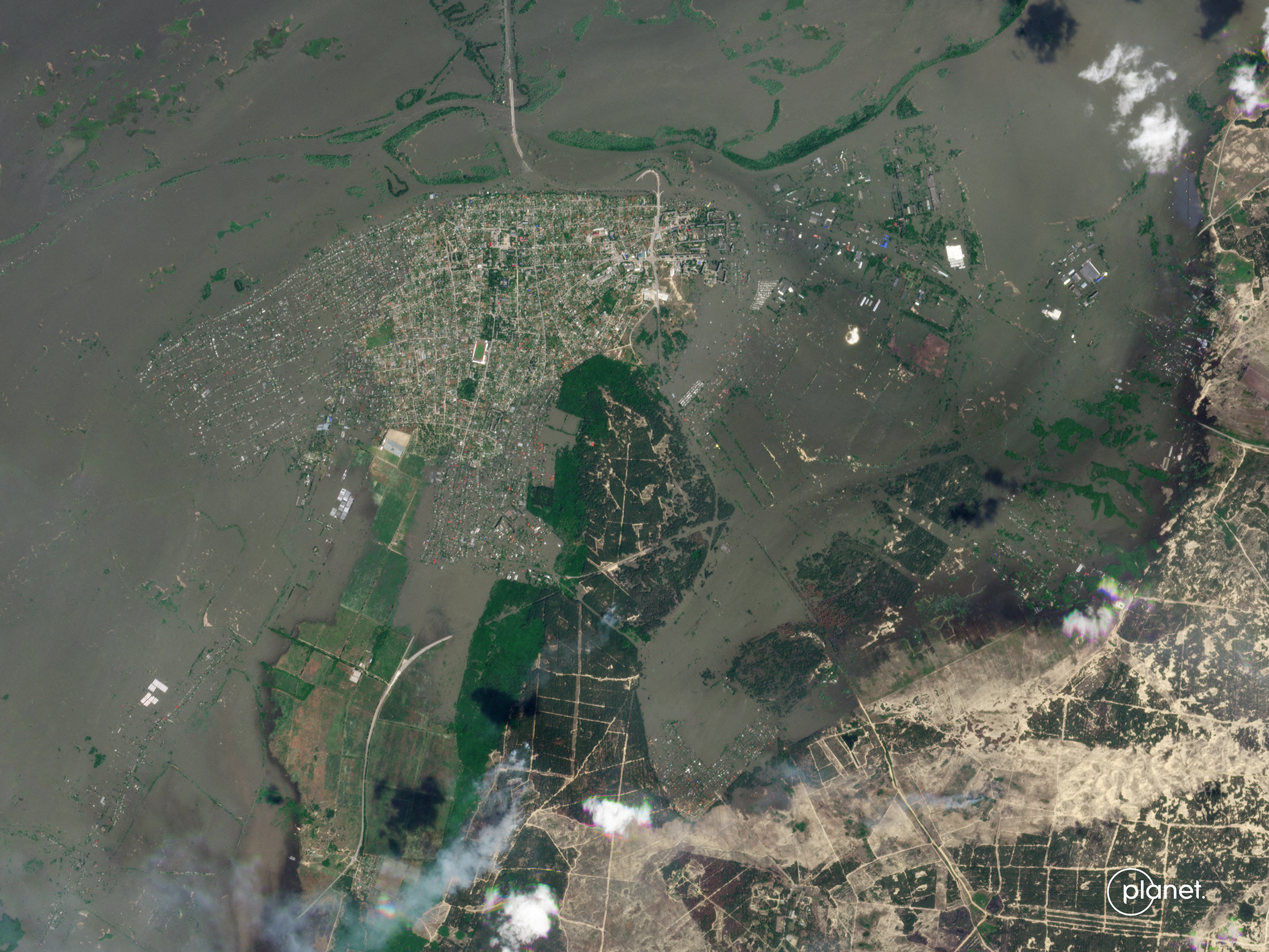 Imágenes satelitales inundaciones en Jersón Ucrania