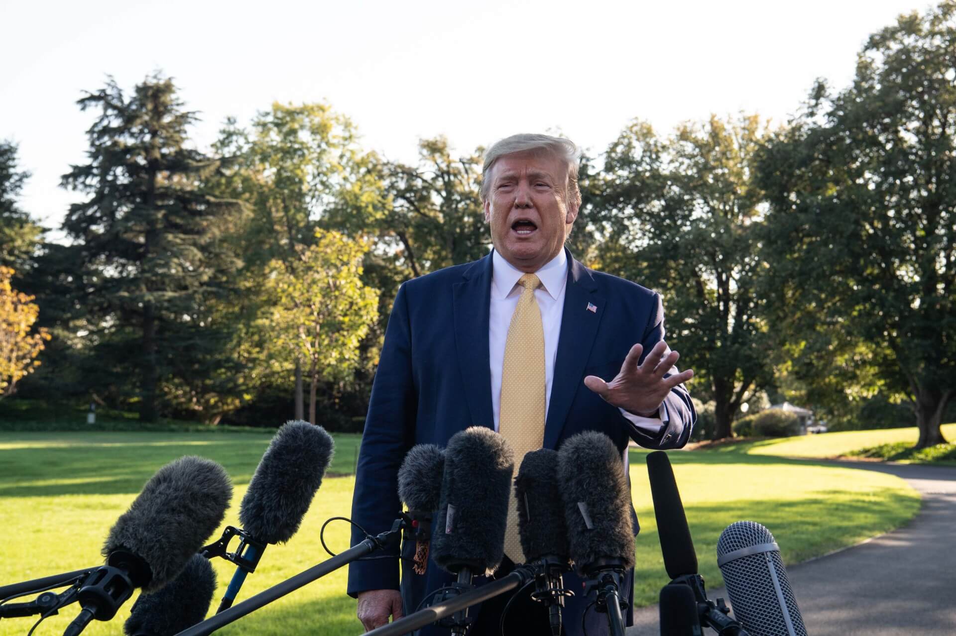 Trump anuncia un primer acuerdo comercial con China