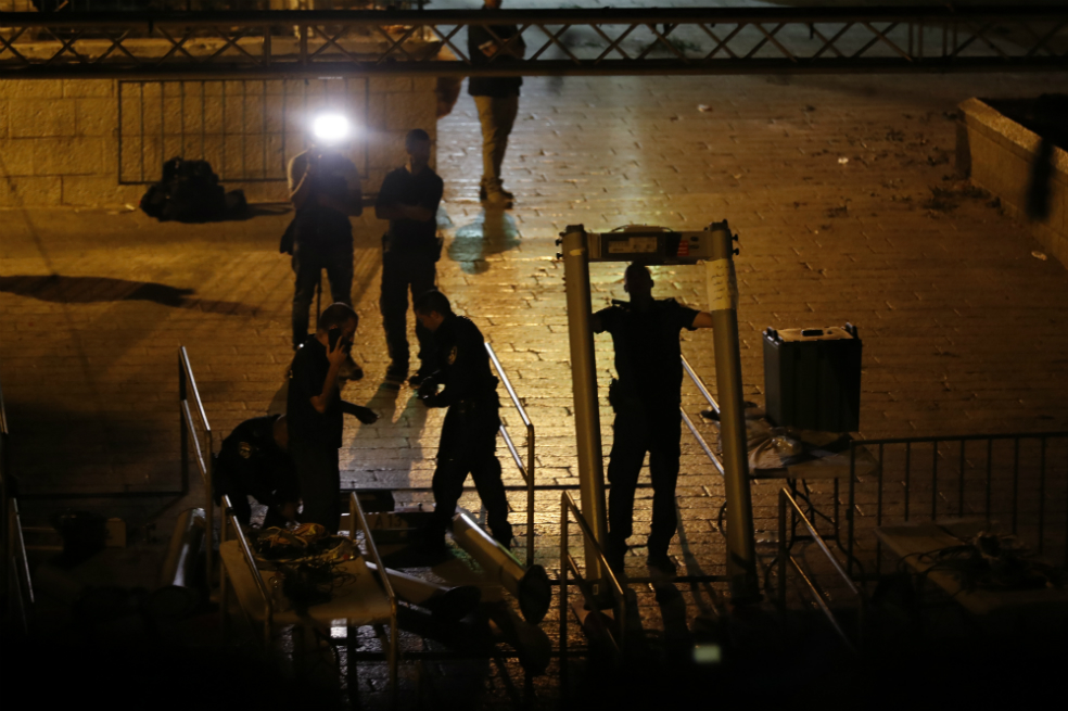 Israel dejará medidas de seguridad que desataron crisis