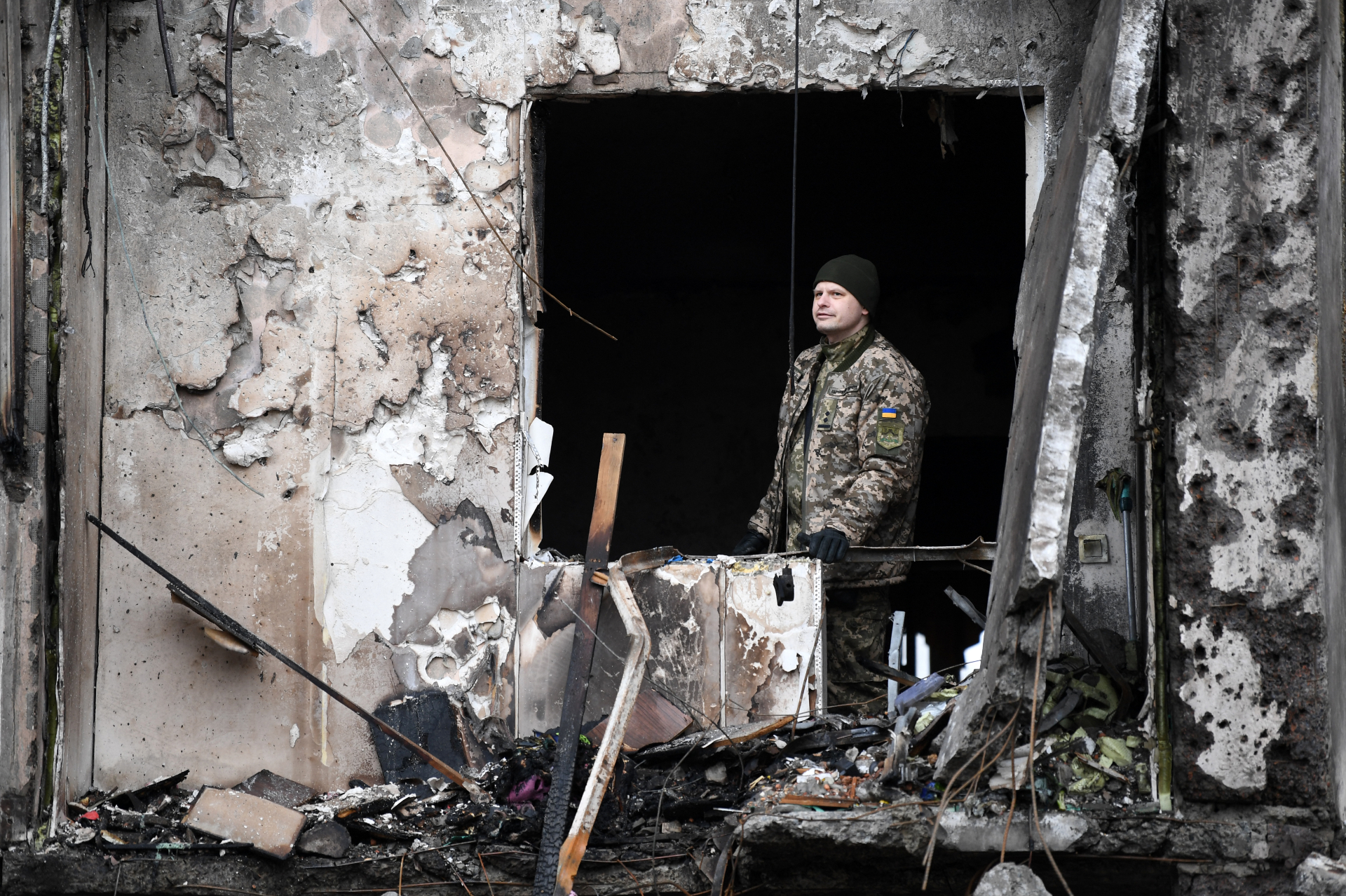 Misiles no solo afectaron la ciudad de Kiev, sino varias ciudades ucranianas desde que Vladimir Putin decidió invadir a la fuerza a Ucrania, su vecino país. Esto ha obligado a varios ciudadanos a buscar refugios en los metros subterráneos, lo mismo que hicieron muchos ciudadanos europeos durante la segunda guerra mundial.