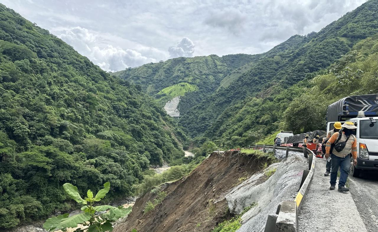 Alerta vial en el sector de Sinifaná, en Antioquia, por derrumbe en el tramo