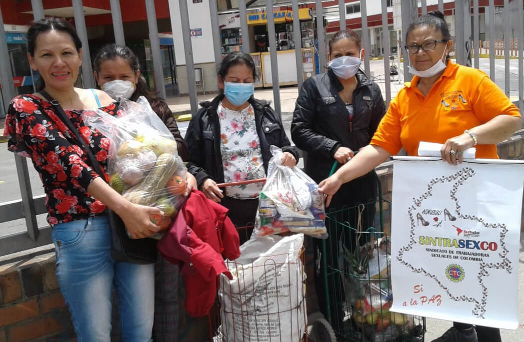 Distrito y voluntarios entregan primeras ayudas a población vulnerable en Bogotá