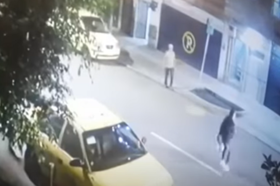 Joven quedó gravemente herida tras ser atropellada por un vehículo en contravía