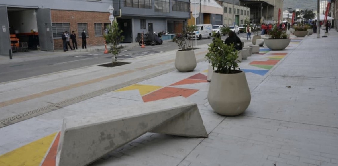 Galán entrega 29 nuevos tramos viales en la zona industrial de Puente Aranda