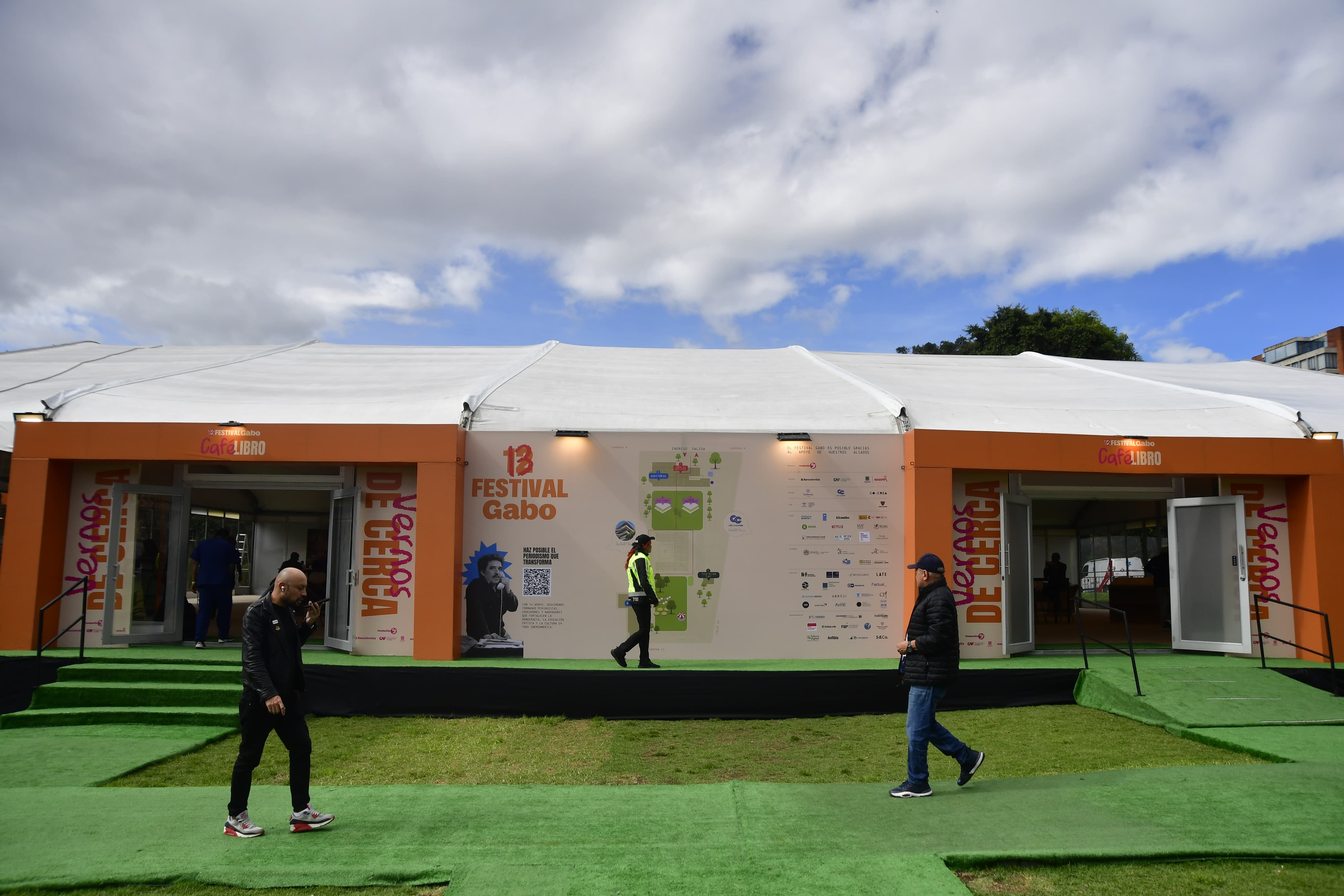 Con el lema "Vernos de cerca", el Festival Gabo reúne a periodistas, lectores y pensadores en un escenario que invita a al intercambio de ideas para imaginar futuros posibles.