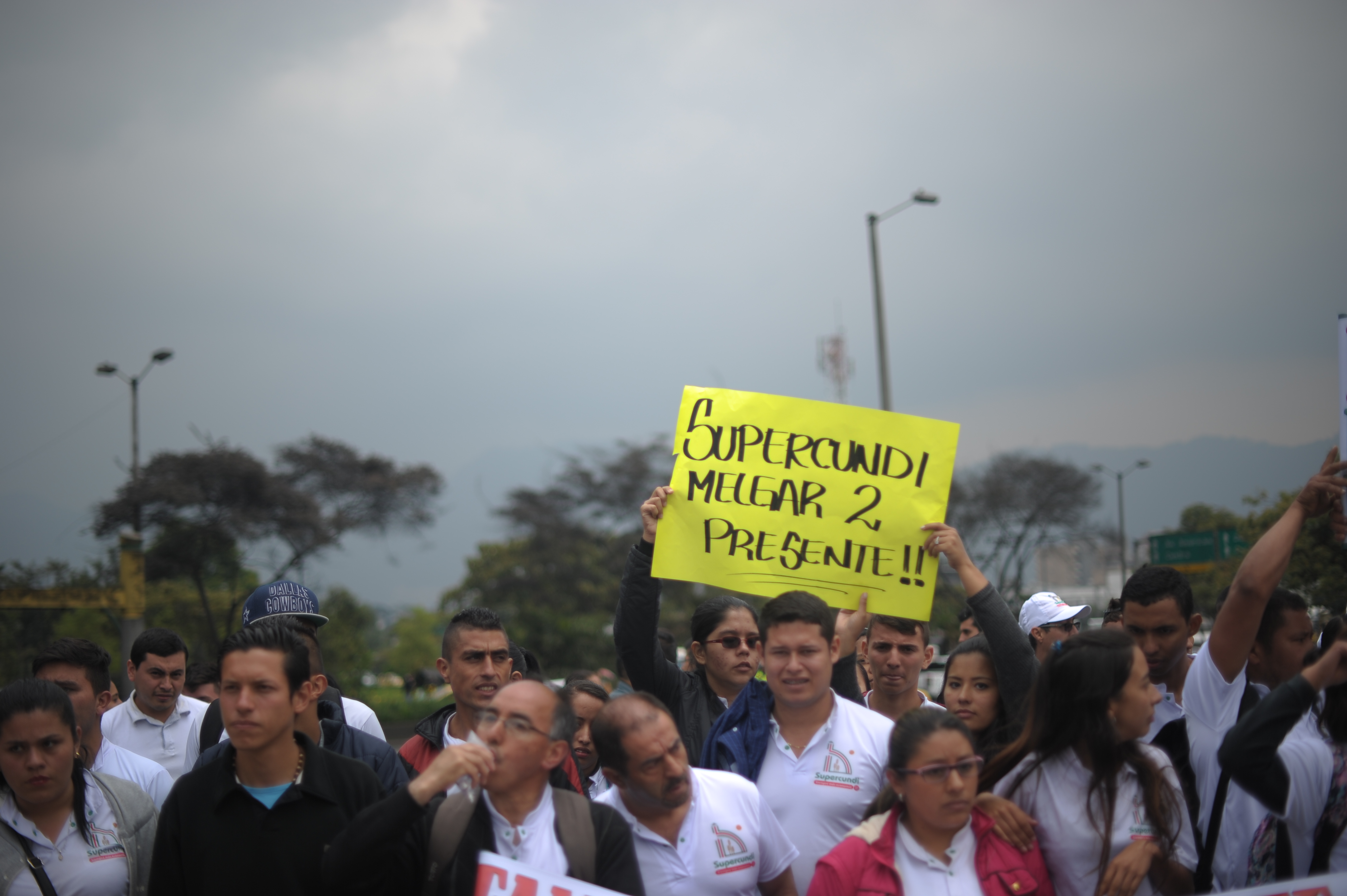 Marchas de empleados de supermercados supercundi.