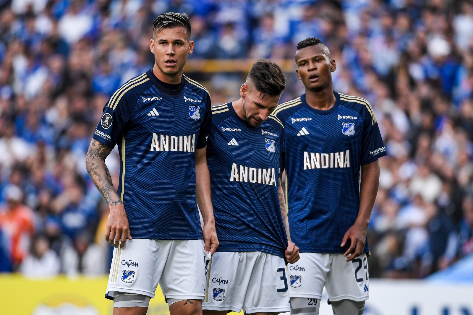 Millonarios, con 10 hombres, salvó el empate contra Flamengo en Bogotá