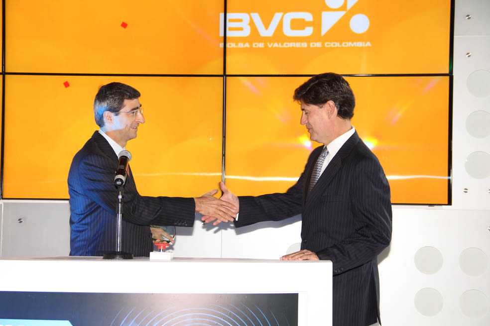 Invierta en acciones globales desde $10 millones