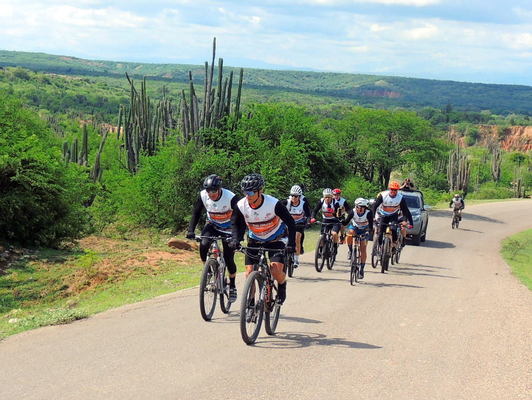 Descubra el desierto de la Tatacoa en bicicleta: guía para una aventura imperdible