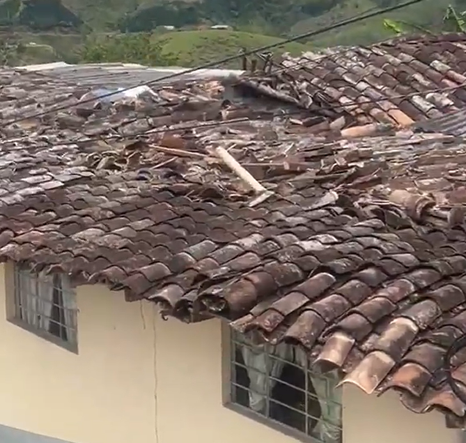 Se registró el desplome de tres techos en Argelia, Antioquia, tras sismo de este miércoles