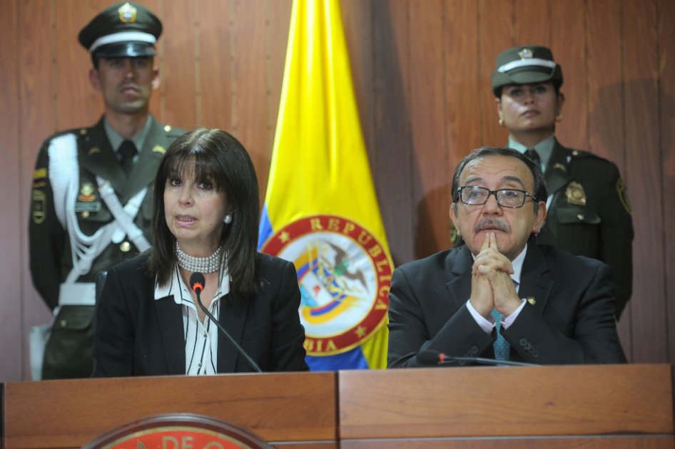 María Victoria Calle, presidente de la Corte Constitucional, y Luis Ernesto Vargas, magistrado ponente del expediente. / Cristian Garavito