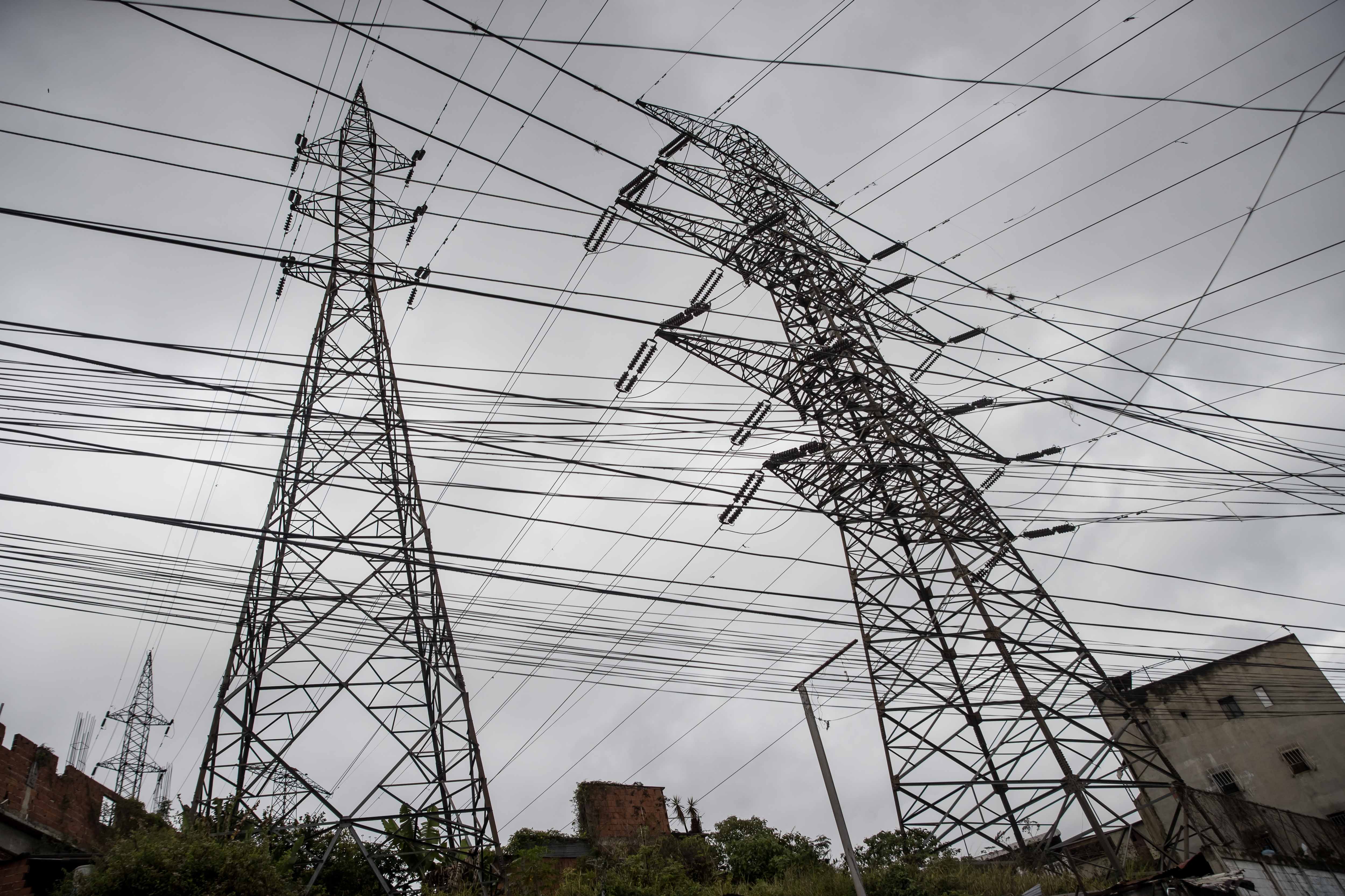 SIC acusa a Enel, AES y Celsia de inflar precios en la bolsa de energía