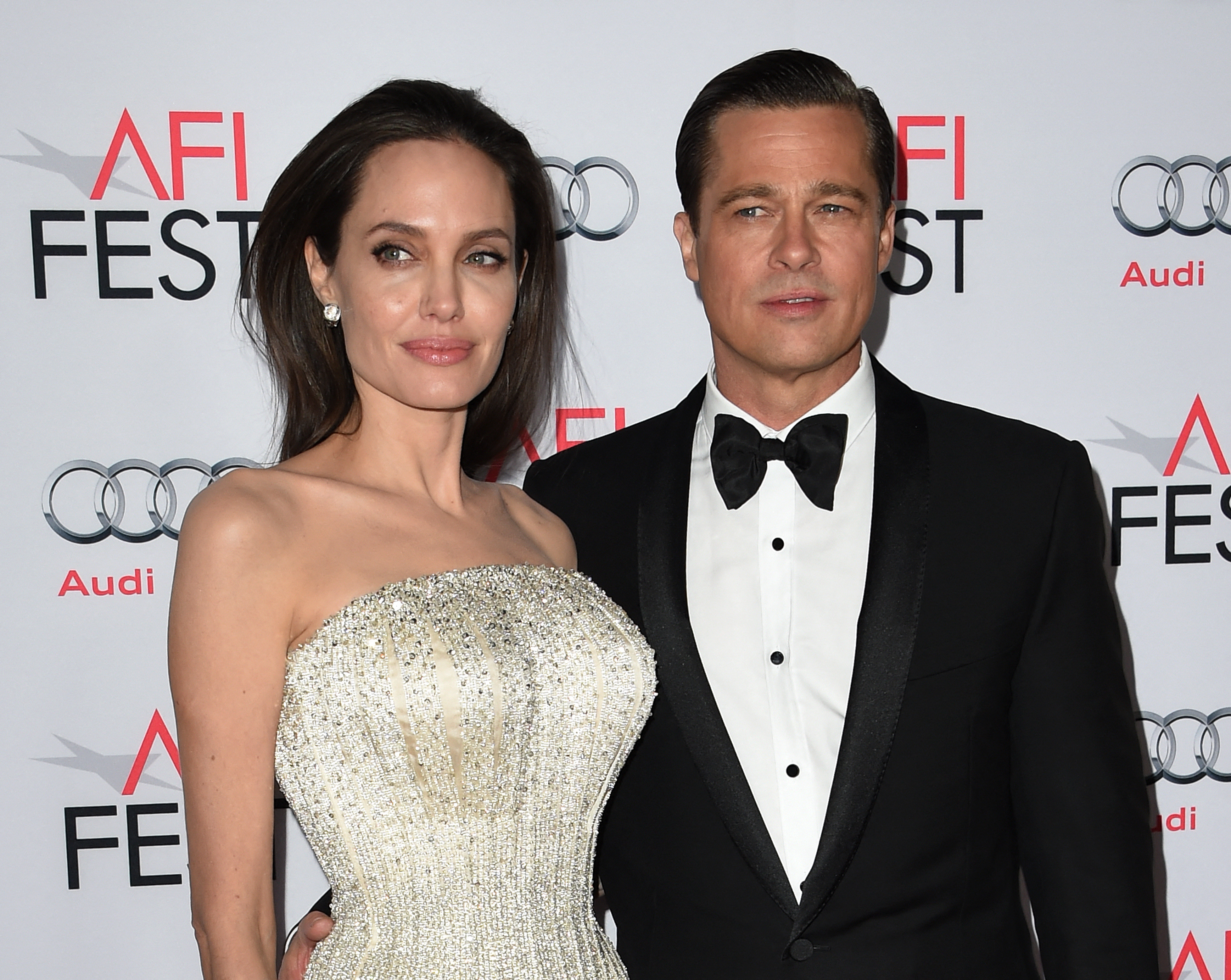 Brad Pitt acusa de nuevo a Angelina Jolie por vender su viñedo sin su consentimiento