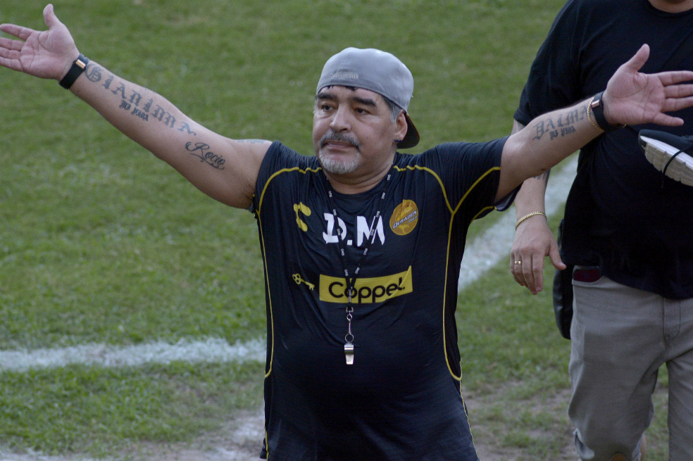 Maradona debuta como técnico en México