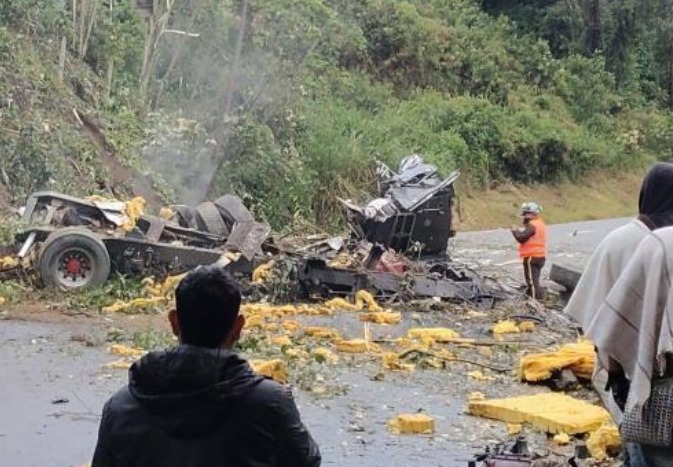 Por accidente de tránsito que dejó un muerto está cerrada vía Alto de la Línea